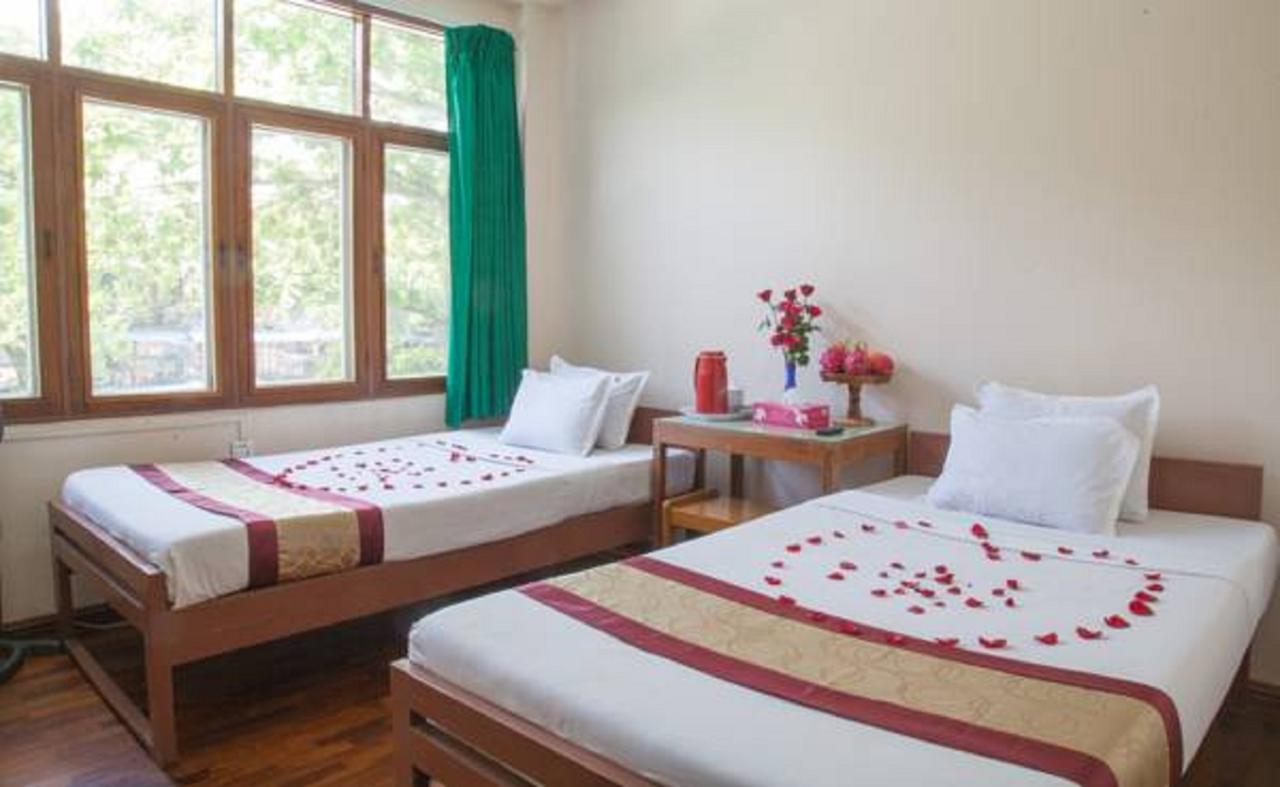 Mother Land Inn 2 Yangon Bagian luar foto
