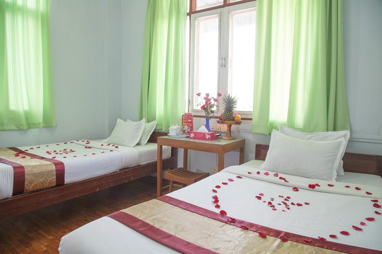 Mother Land Inn 2 Yangon Bagian luar foto