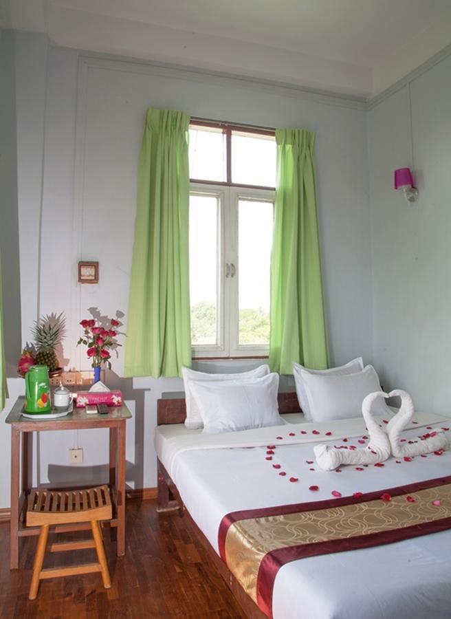 Mother Land Inn 2 Yangon Bagian luar foto