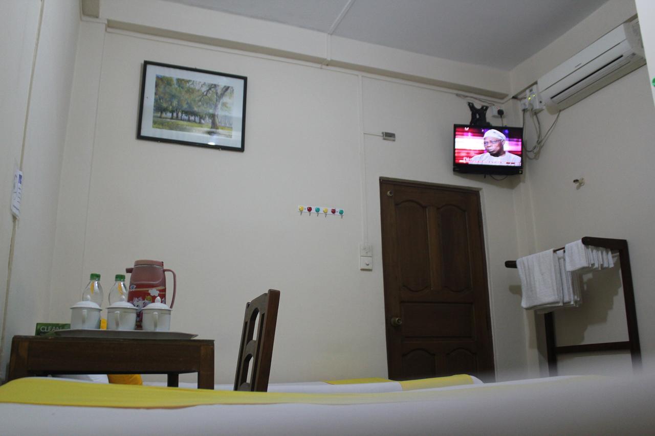 Mother Land Inn 2 Yangon Bagian luar foto