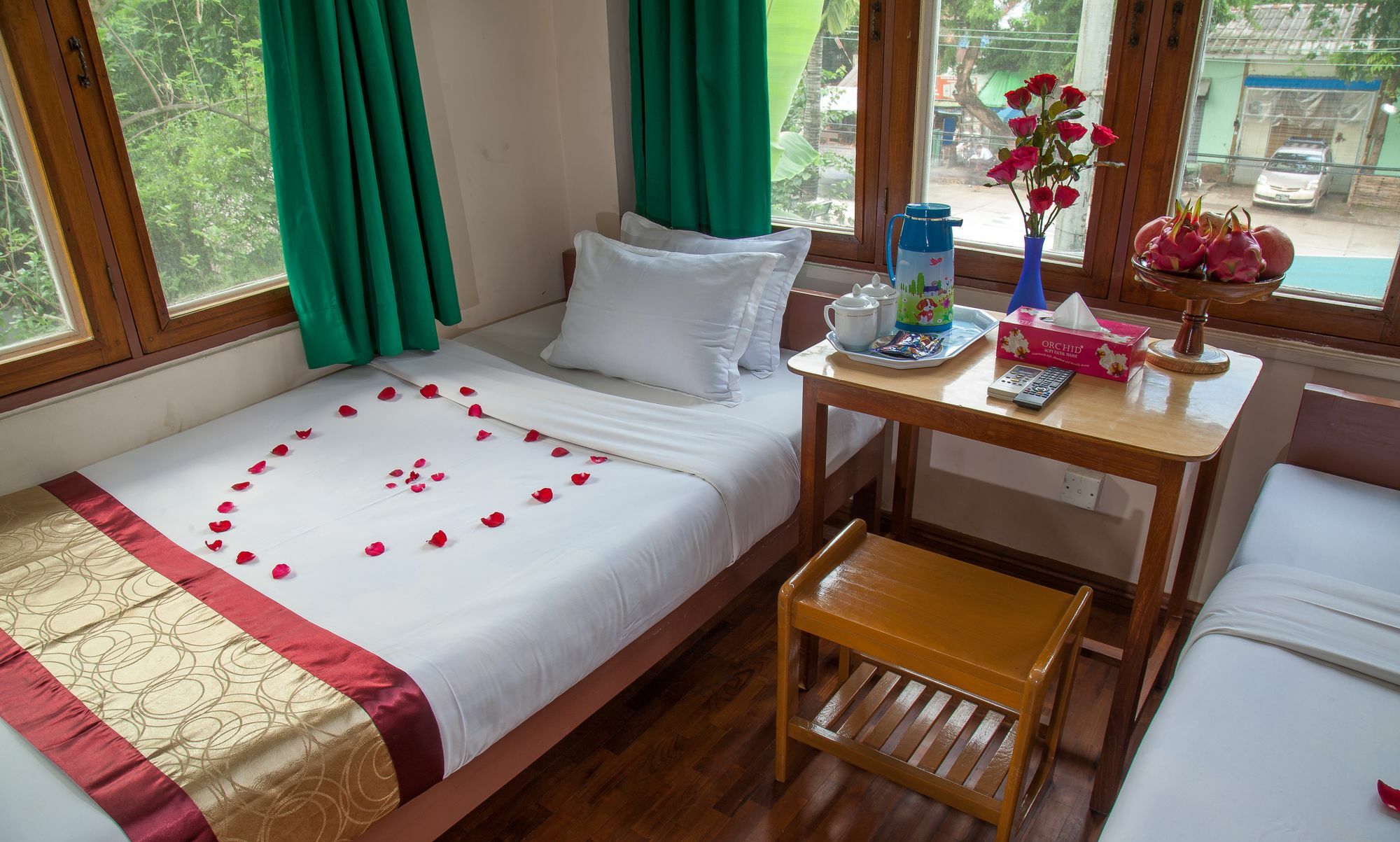 Mother Land Inn 2 Yangon Bagian luar foto